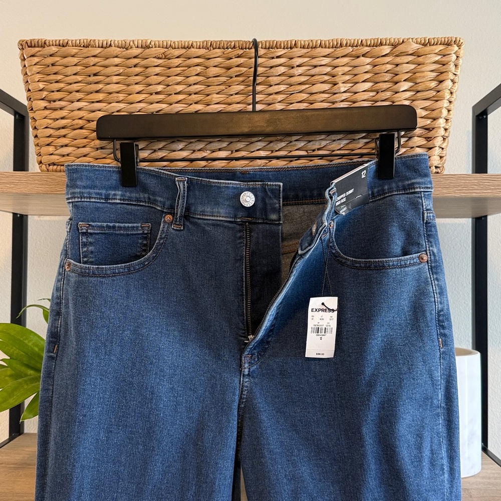 NWT Express High-Rise Cropped Skinny Raw Hem Supersoft Jeans, 12 - Picture 7 of 9